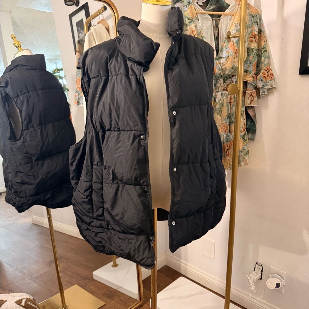 H&M Black Quilted Puffer Vest - Women's Snap Front